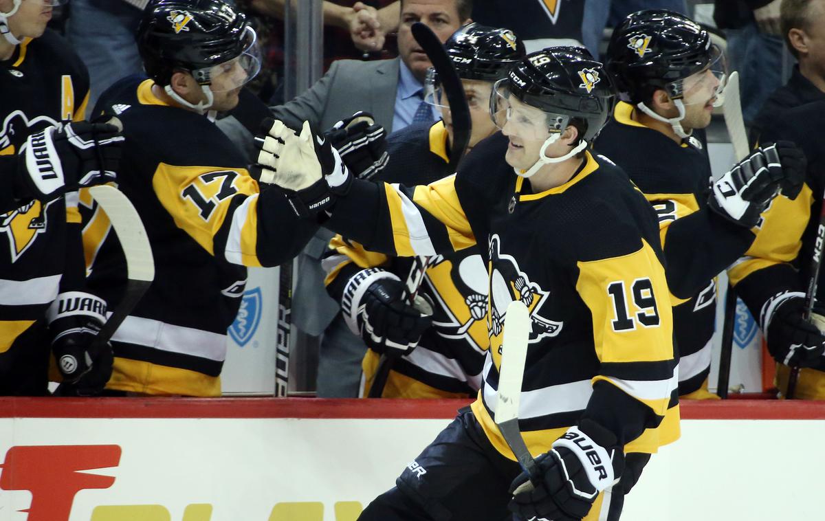 Pittsburgh Penguins | Hokejisti Pittsburgh Penguins so doma ugnali New Jersey Devils. | Foto Reuters