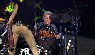 Rockersko tožarjenje: Aerosmith nočejo svojega dolgoletnega bobnarja #video