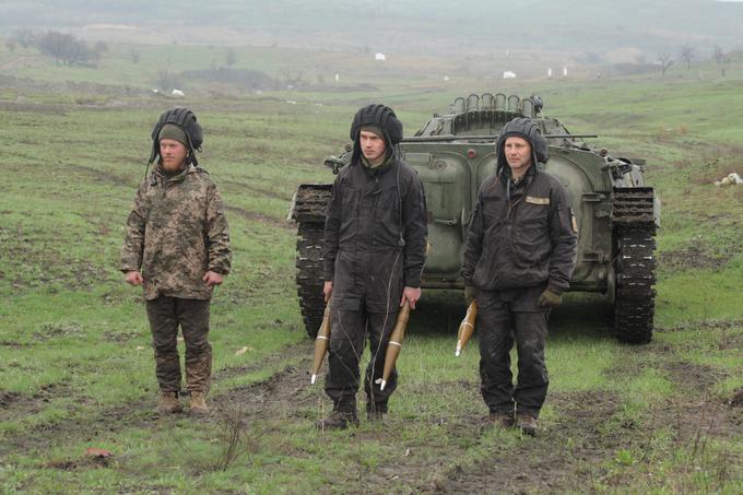 Ukrajinska vojaška patrulja na meji z Rusijo | Foto: Reuters