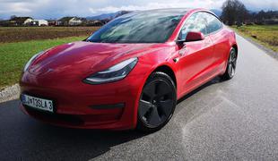 Tesla vodi v Sloveniji, nov rekord zanjo tudi globalno