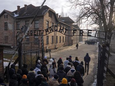 Turistka obiskala Auschwitz in se pritoževala nad pijačo: njene besede sprožile plaz kritik