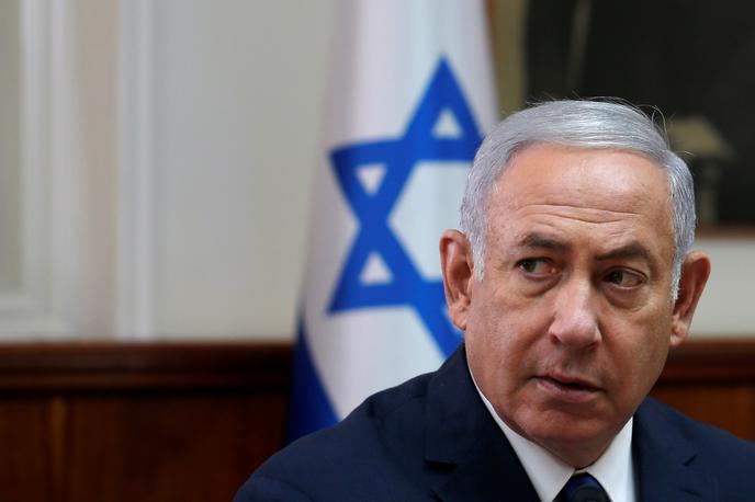 Benjamin Netanjahu | Izraelski premier Benjamin Netanjahu je ob prihodu na sodišče spet zavrnil vse očitke, obtožnico pa je označil za izmišljotino.  | Foto Reuters