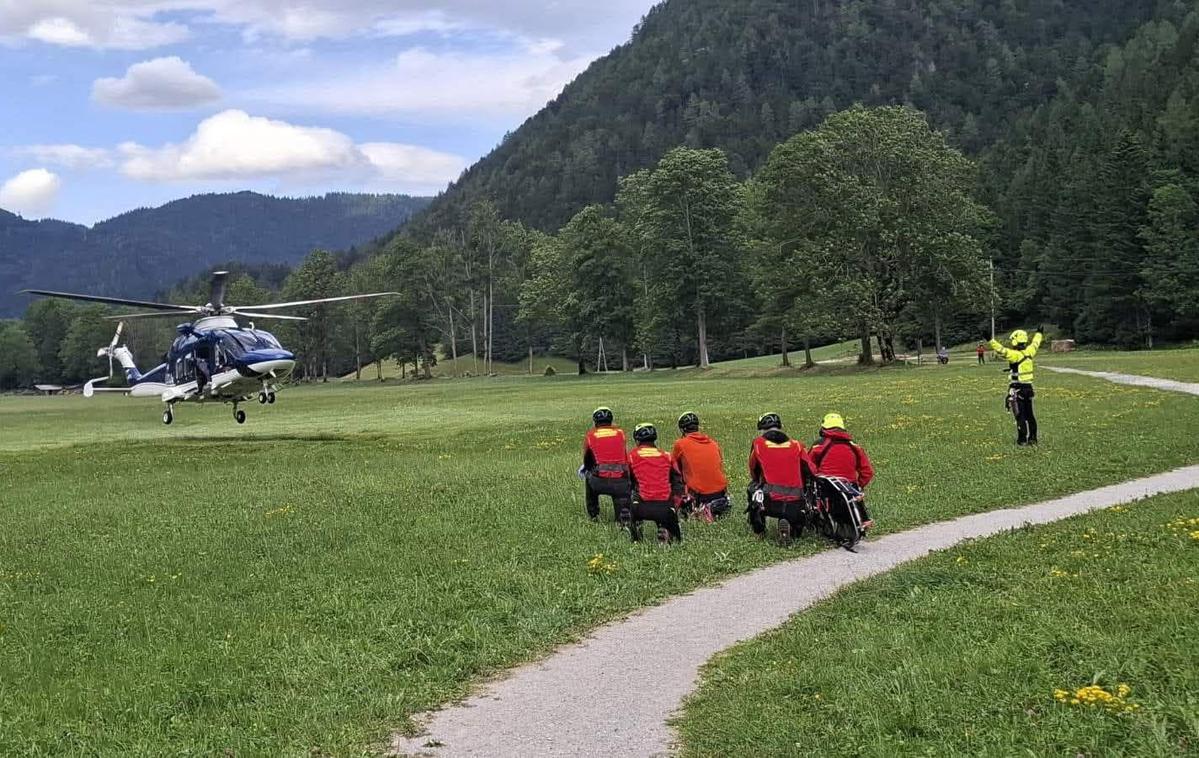 Nesreča |  40- in 27-letnik sta umrla zaradi padca z velike višine na grebenskem prehodu med Koroško Rinko in Skuto. | Foto Gorska reševalna služba Jezersko