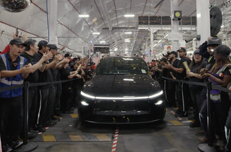 Tesla izdelala desetmilijonti avtomobil, obdobje eksplozivne rasti je končano