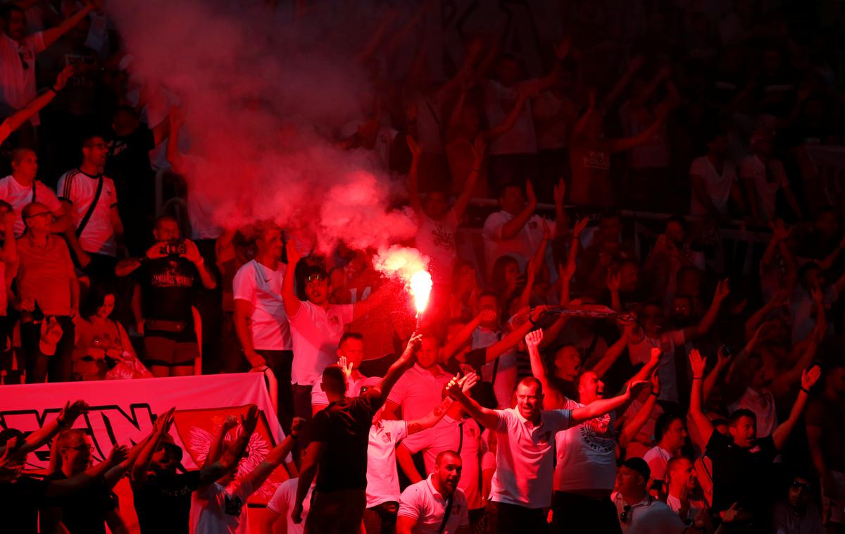 Poljska, navijači | Pred dvobojem so priprli okoli 200 poljskih navijačev. | Foto Reuters