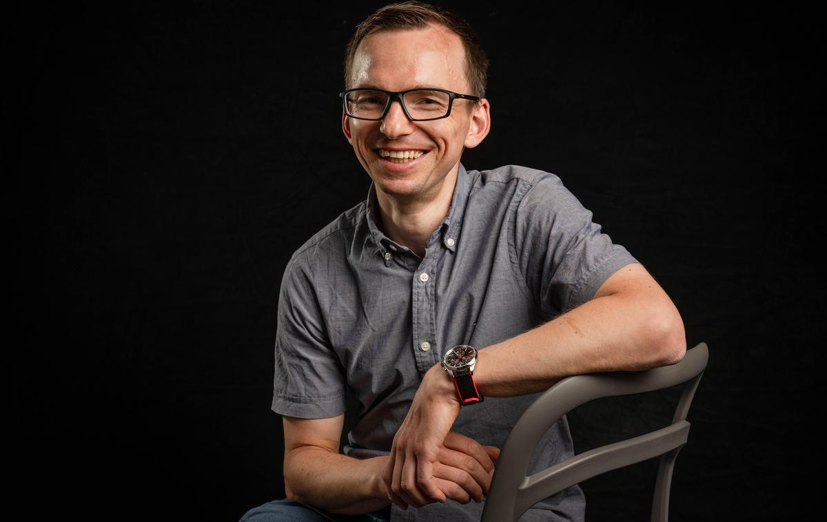 Tim Podlogar | Gost Sobotnega intervjuja je dr. Tim Podlogar, slovenski znanstvenik, ki je tri sezone deloval kot nutricionist pri kolesarski ekipi Red Bull BORA-hansgrohe, ki se ji je lani pridružil Primož Roglič, letos pa sodeluje z ekipo Tudor. Pogovarjali smo se tudi o prehranskih mitih v športu.