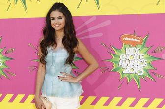 Selena Gomez že razkazuje ovitek novega albuma