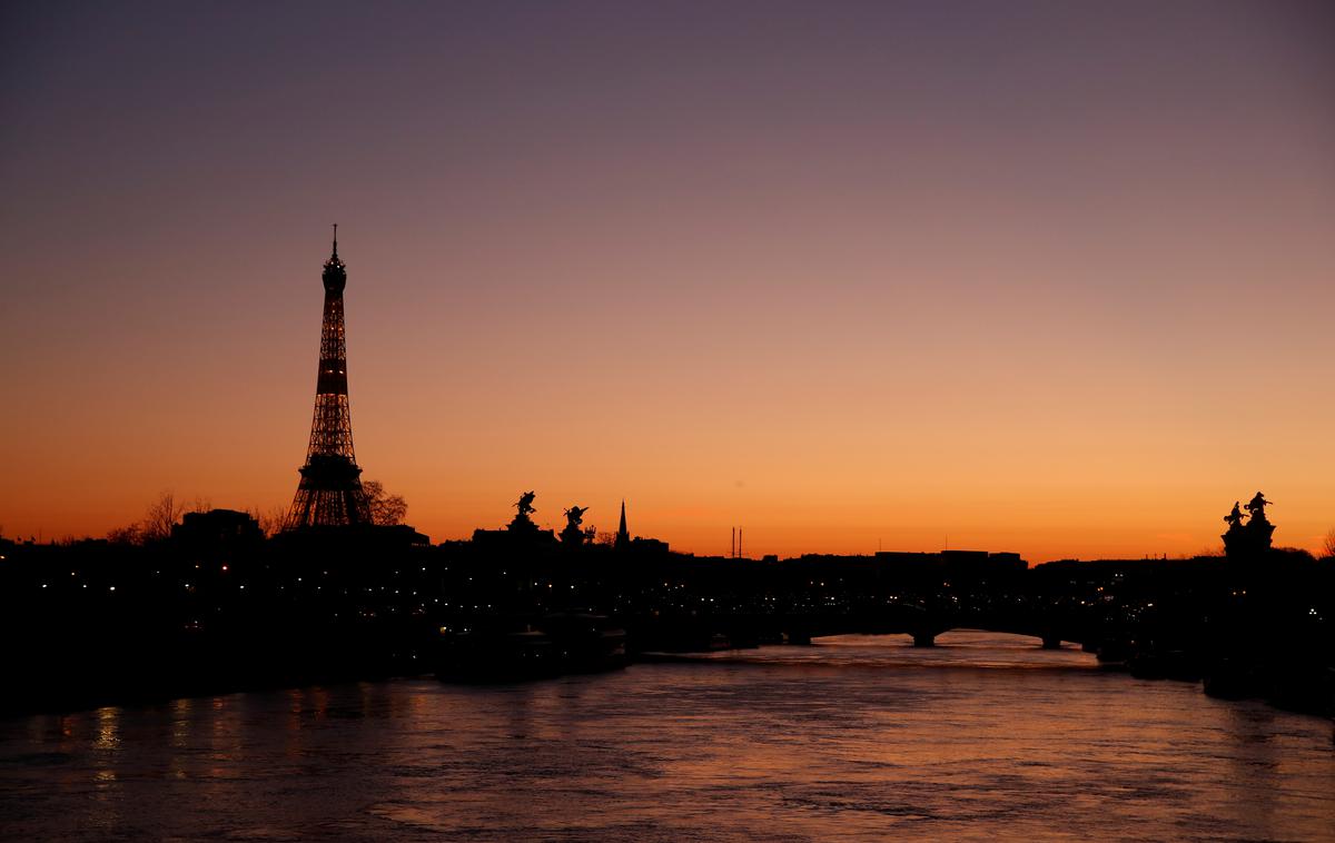 Pariz 2020 | V nasprotju s prvotnimi napovedmi kolesarjem in tekačem v Parizu vendarle ne bo treba nositi mask na odprtem, kot to morajo početi pešci in vsi drugi. | Foto Reuters