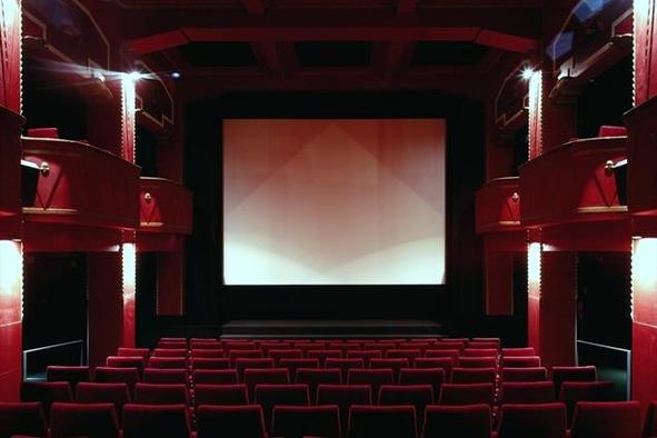 Film lahko vzgaja mlade in zraven tudi zabava