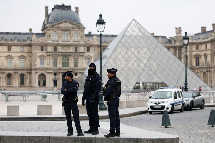 Tatovi oropali Louvre | Tatovi so prejšnjo nedeljo v enega najslavnejših muzejev na svetu prišli skozi okno s pomočjo transportne lestve in rezalne opreme. | Foto Reuters