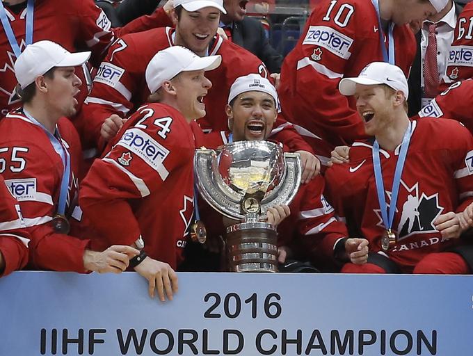 Kanadčani se veselijo 26. naslova svetovnih prvakov. | Foto: Reuters