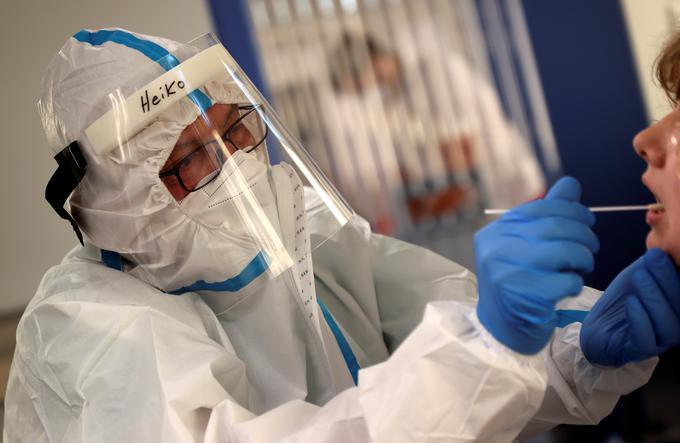 V Nemčiji so v sredo prvič po več tednih zabeležili več kot tisoč novih okužb z novim koronavirusom.  | Foto: Reuters