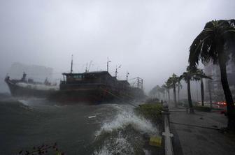 Tajfun Rammasun sejal smrt na Kitajskem