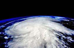 Orkan Patricia oslabel, a še vedno ekstremno nevaren