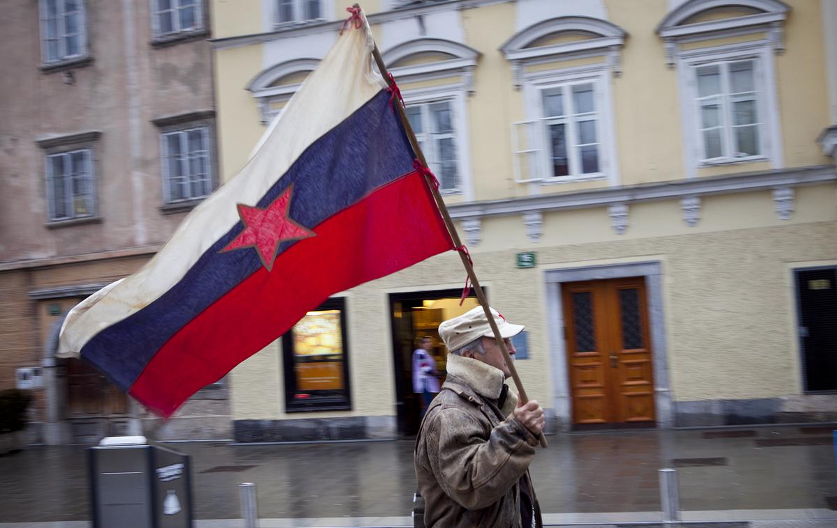 jugoslovanska zastava | Vsako leto 17. maja se bomo v Sloveniji spomnili na žrtve komunističnega nasilja. | Foto Matjaž Tavčar