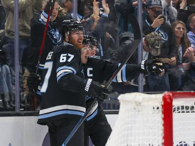 Utah z visoko zmago presenetil vse bolj vročo Minnesoto