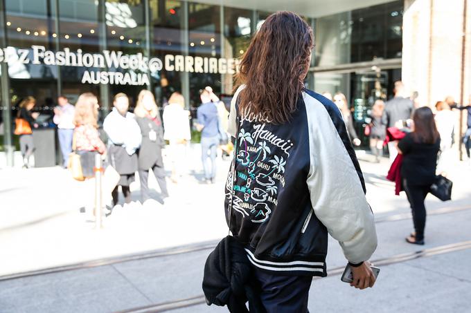 Bomber jakna je trenutno zelo v trendu, a na razgovor oblecite klasične, brezčasne kose. | Foto: Getty Images