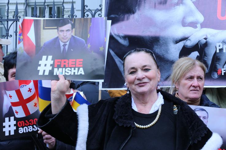 V Gruziji so se v zadnjih letih večkrat zbrali protestniki in zahtevali izpustitev Sakašvilija iz zapora. | Foto: Reuters