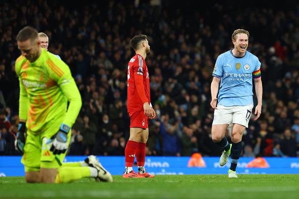 Le točka Liverpoola, Arsenal, Chelsea in City spet bliže, še šesti poraz Tottenhama