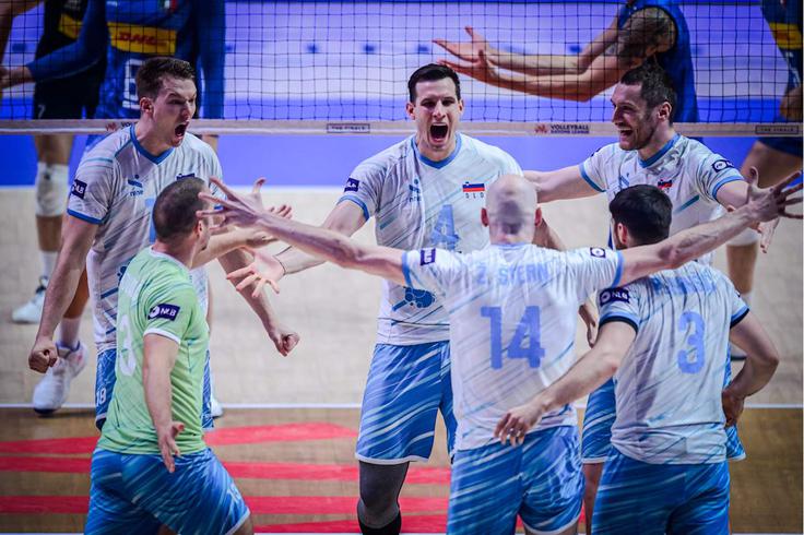 Slovenci, ki so Italijanom vzeli en niz, se bodo v nedeljo borili za prvo odličje v ligi narodov. | Foto: VolleyballWorld