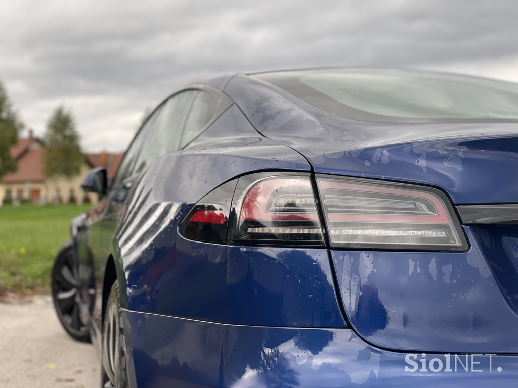 Tesla model S