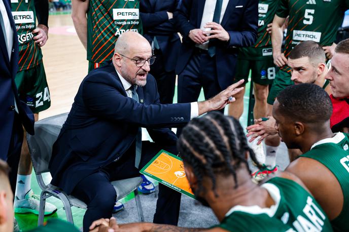 Cedevita Olimpija, Zvezdan Mitrović | Cedevita Olimpija bo danes gostovala v Španiji. | Foto Aleš Fevžer