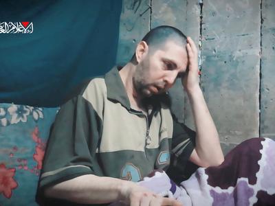 Hamas objavil videoposnetek dveh talcev v Gazi