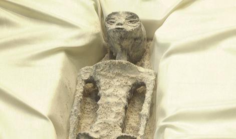 V Mehiki razkrili domnevni trupli Nezemljanov #video