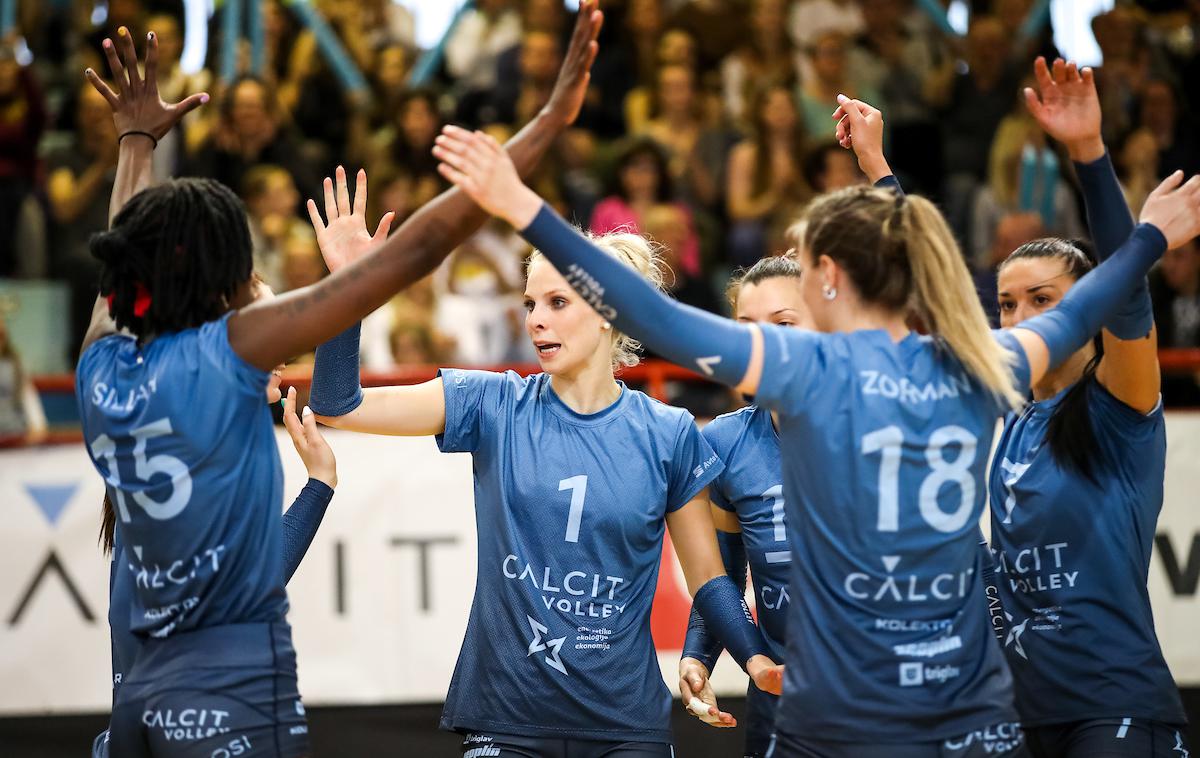 Calcit Volley : Nova KBM Branik, finale DP ženske 2022 | Kamničanke so povedle z 1:0 v zmagah. | Foto Matic Klanšek Velej/Sportida