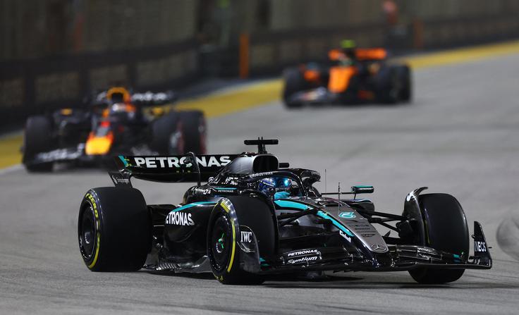 V Singapurju je zmagal George Russell z Mercedesom, McLaren je brez zmage zadnje tri dirke. | Foto: Reuters