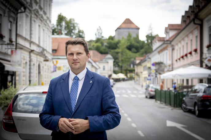Matej Slapar | Kamniški župan Matej Slapar ima dvojni razlog za veselje. | Foto Ana Kovač