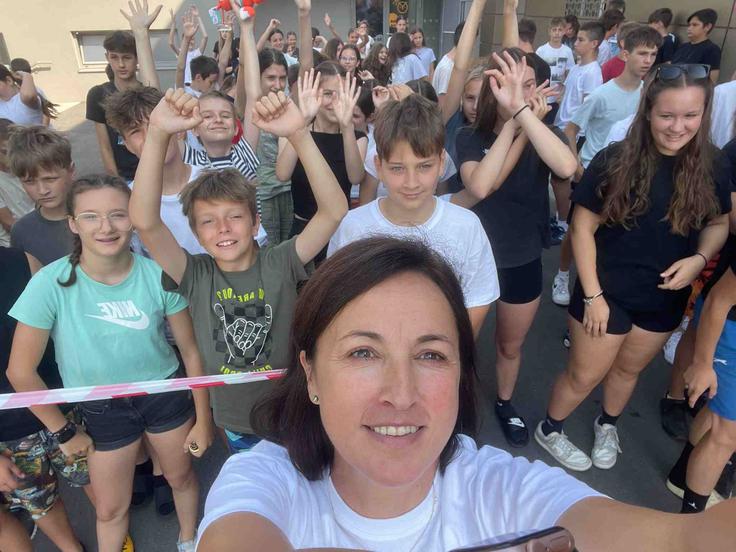 Dijana Ravnikar, olimpijka in nekdanja biatlonka, je obiskala osnovno šolo Oskarja Kovačiča na Škofijah. | Foto: OKS