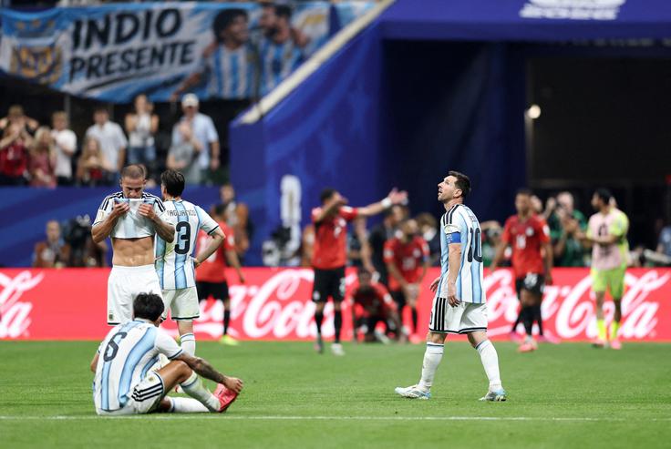 Argentina je proti Egiptu zaostajala z 0:2 vse do 78. minute, nato pa je sledil redko viden preobrat gavčev. Tudi v režiji Lionela Messija. | Foto: Reuters