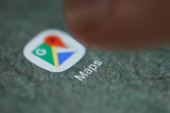 Google Maps | Aplikacija Google Maps/Zemljevidi Google za pametne telefone z operacijskim sistemom Android ali iOS v nekaterih državah, ne pa tudi Sloveniji, že prikazuje podatke o omejitvah hitrosti in stacionarnih kontrolah hitrosti. | Foto Reuters