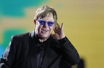 Elton John zaradi bolezni odpovedal koncert