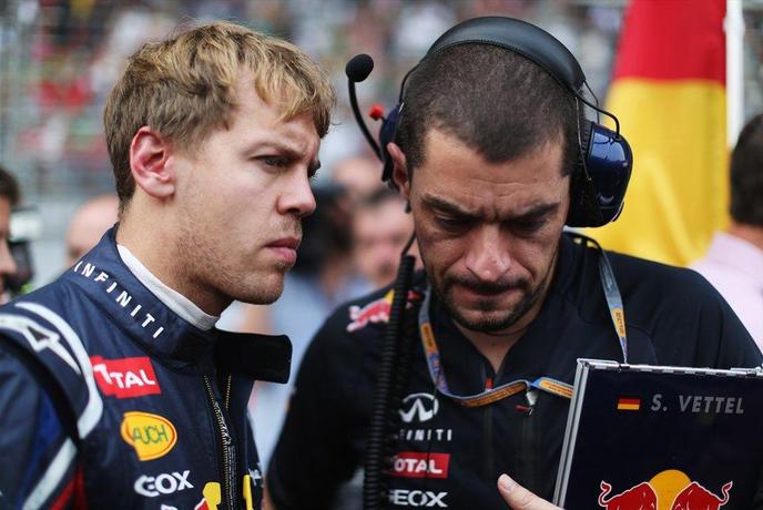 Vettel ostro proti govoricam - ostaja rdeči bik