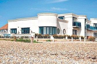 Katero hišo ob morju bi imeli vi?