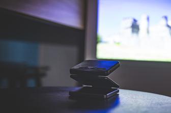 Aurzen ZIP: verjetno najbolj prenosen mini projektor ta hip