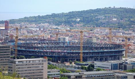 Camp Nou je še gradbišče, na Montjouicu koncert, Barcelona pa …