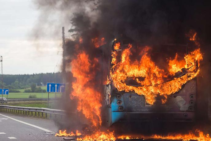 V Kopru zagorel mestni avtobus