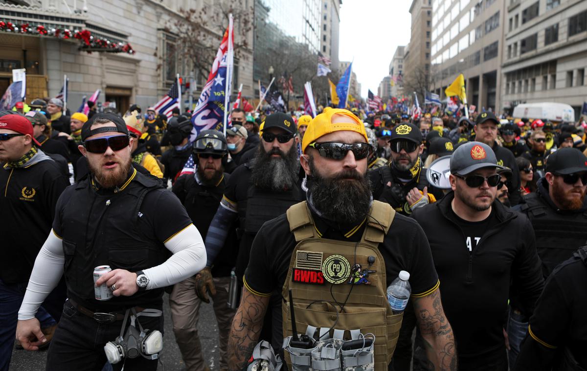 Ponosni fantje (Proud Boys) v Washingtonu | Shod Ponosnih fantov (Proud Boys) v ameriški prestolnici Washington. | Foto Reuters