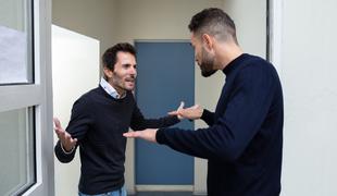Najpogostejši slovenski sosedski spori: vse, kar morate vedeti o sosedski pravdi in svojih pravicah
