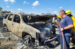 Opustošenje: v požaru zgorelo 73 avtomobilov obiskovalcev