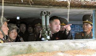 Severna Koreja grozi z orožjem, ki ga najbrž še nima