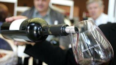 Proračunski primanjkljaj bodo krile trošarine na tobak in alkohol