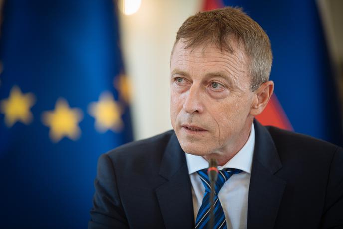 Odvetnik Rok Čeferin izvoljen za novega ustavnega sodnika