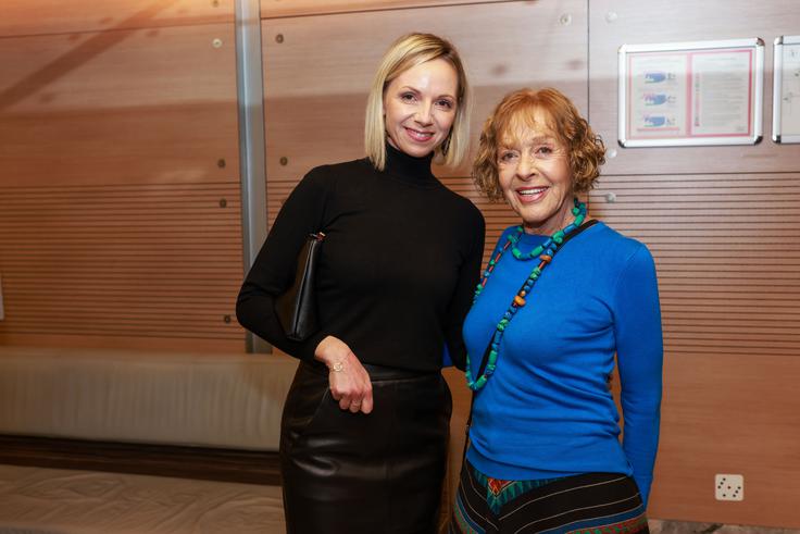 "Zame bo zmeraj ostala resnično ena in edina, nenadomestljiva, moja mami," je ob slovesu od Milene Zupančić dejala njena hči Maša. | Foto: Mediaspeed