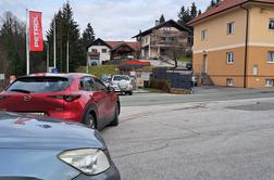 Slovenija postala "raj za gorivo": Avstrijci ga točijo pri nas