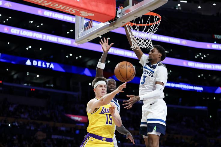 Austin Reaves Los Angeles Lakers Austin Reaves je krmaril barko Lakersov v tretji četrtini. | Foto: Guliverimage