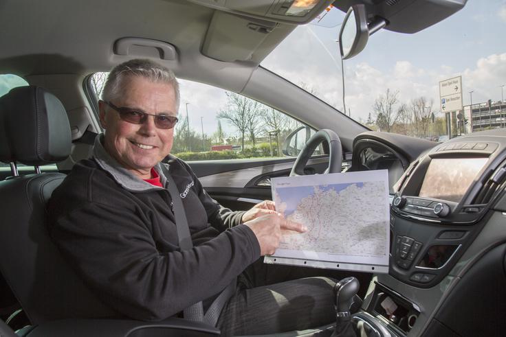 Egolf se je na pot odpravil 6. aprila, ko je motor zagnal v Luzernu. Čez Schwarzwald z najvišjo točko poti 1060 metrov nad morejm je potoval do Oplove tovarne v Rüsselsheimu, kjer se je srečal  podpredsednikom družbe General Motors za pogonske sisteme v Evropi, Christianom Müllerjem. Pot je Egolfa nato po doktrini varčne vožnje vodila v Münster, Oldenburg in vse do mesta Cuxhaven na obali Severnega morja. Vračal se je mimo Hannovra, Kassla in St. Gallena ter 8. aprila uspešno prispel na cilj v Zürichu. | Foto: Opel